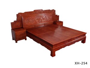 欢迎大家参观星河老榆木家具展厅